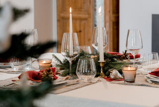 HOW BEAUTIFULLY SET UP DECORATIONS FOR THE CHRISTMAS TABLE? 