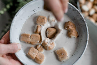 HOW TO CLEAN STAINS FROM TABLE LINEN? - Linen Tales USA 