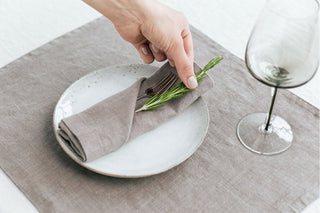 LINEN NAPKINS FOLDING IDEAS FOR ALL YOUR HOLIDAY'S DINNERS - Linen Tales USA 