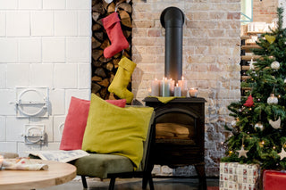 MERRY & BRIGHT: HOW TO CREATE A MAGICAL MOOD WITH CHRISTMAS LINEN? - Linen Tales USA 