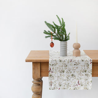 Mistletoe Linen Table Runner - Linen Tales USA 